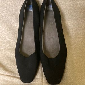 Like new Aerosoles  Black material heel dress shoes Heel is about 2 inches
